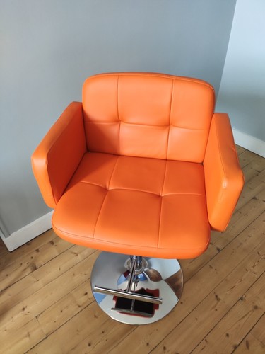 Tabouret design orange hauteur